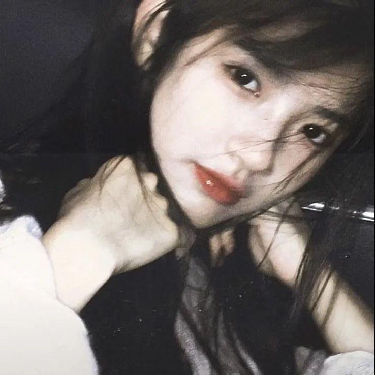 战地情莺海报